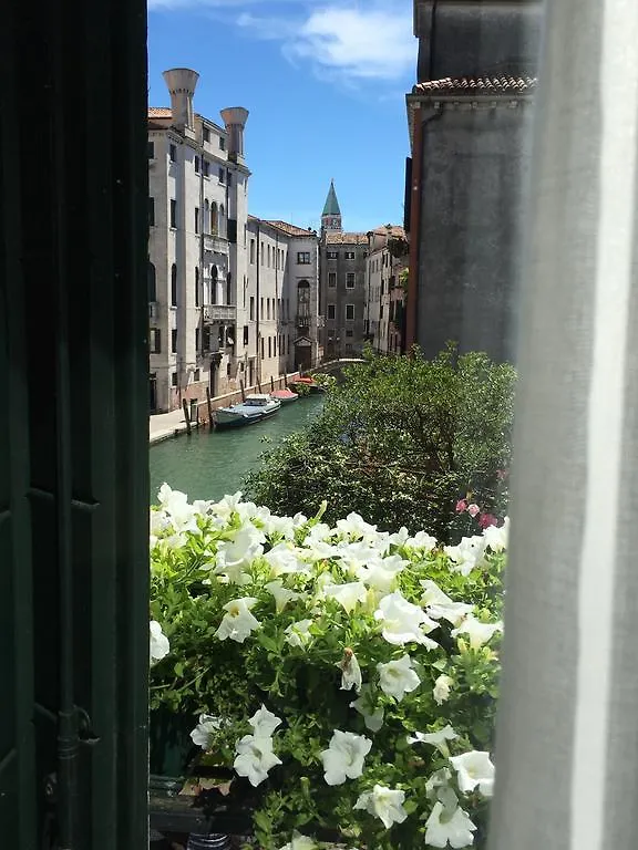 **  Casa Colleoni Bed & Breakfast Venice Italy